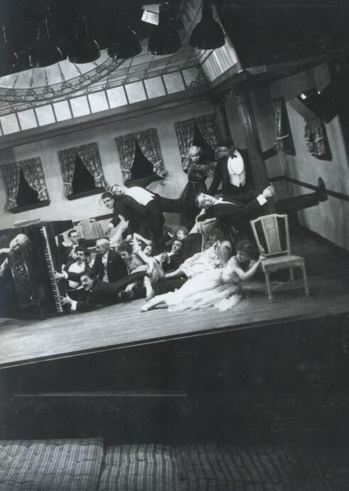 tiltingStage