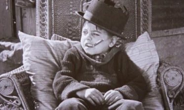 In Mickey's Circus (1927)